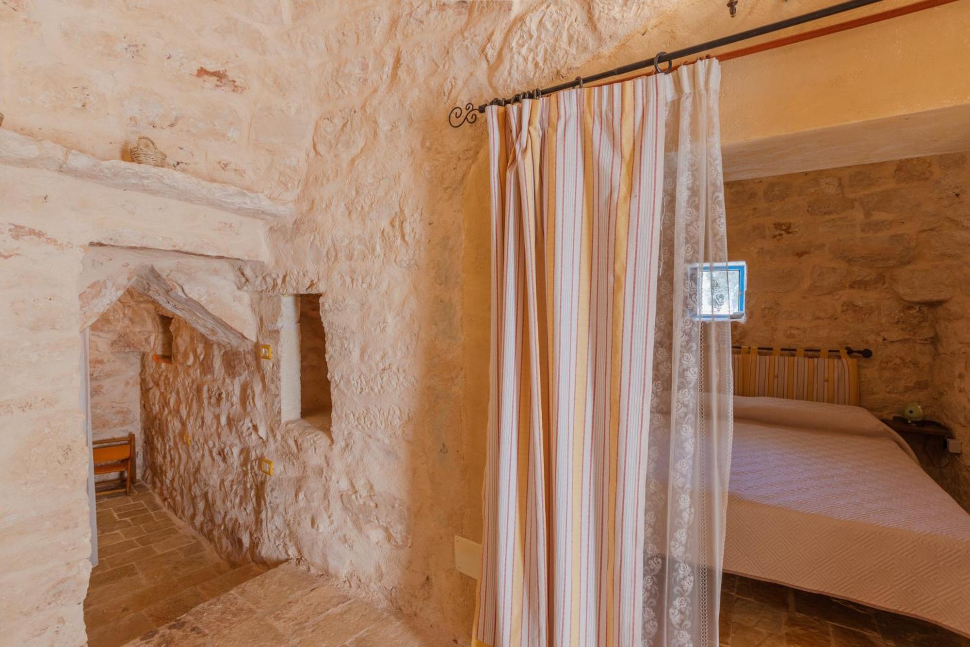 Apartamento Trullo Tarantini Con Piscina Privata Latiano Exterior foto