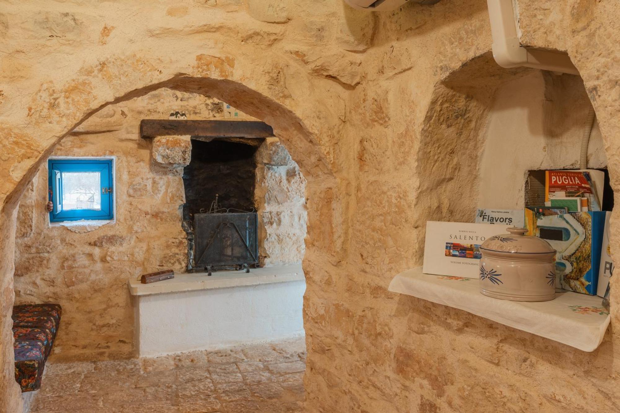 Apartamento Trullo Tarantini Con Piscina Privata Latiano Exterior foto