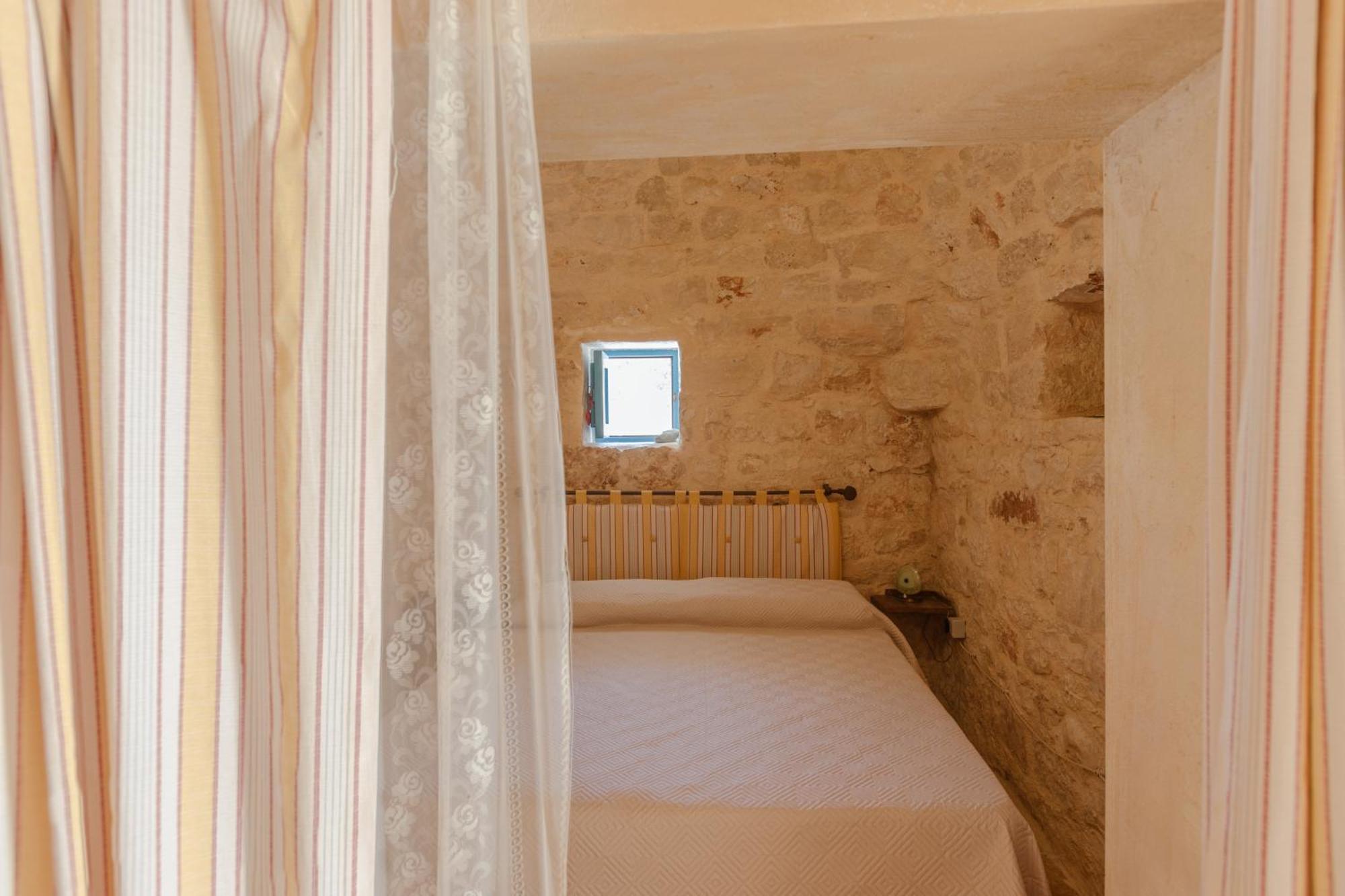 Apartamento Trullo Tarantini Con Piscina Privata Latiano Exterior foto