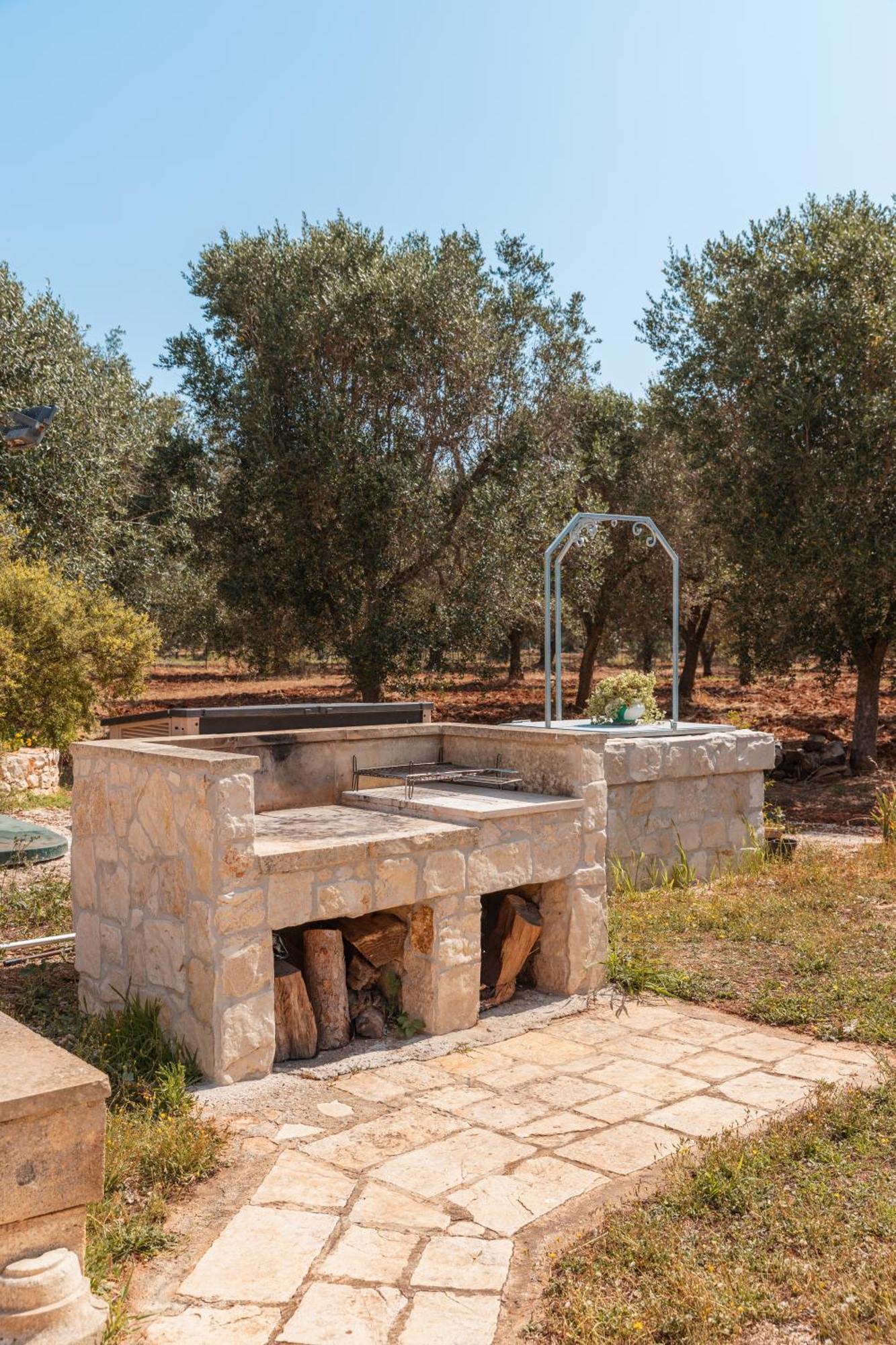 Apartamento Trullo Tarantini Con Piscina Privata Latiano Exterior foto